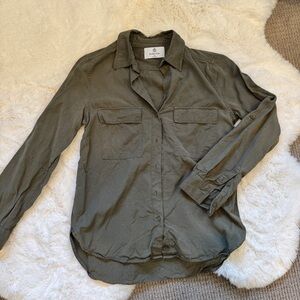 Aritzia Shirt XS - Olive